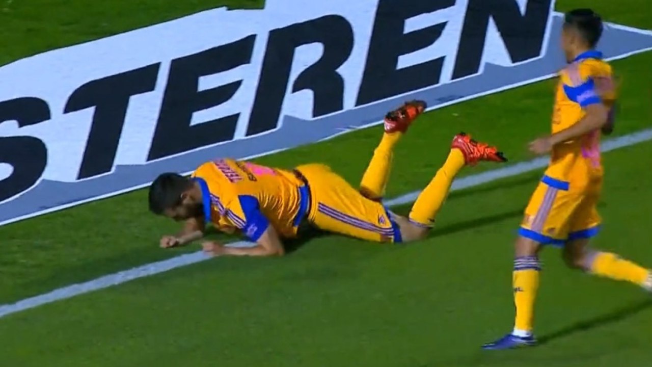 André-Pierre Gignac marque et imite Mathieu Valbuena en ratant sa célébration