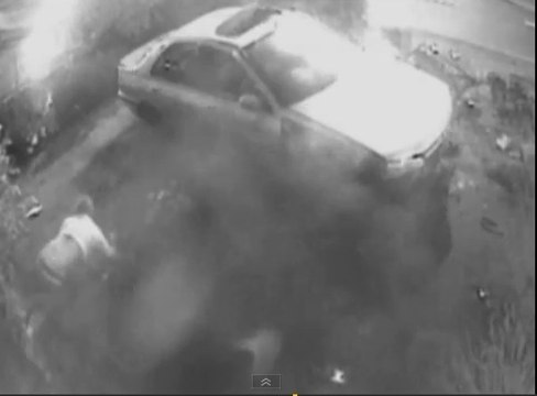 Ejecté de sa voiture, il sort indemne d'un impressionnant accident