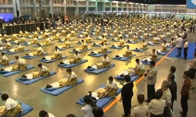 Ils réalisent le plus grand massage collectif du monde