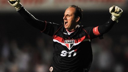 Rogério Ceni, le meilleur buteur de l'histoire des gardiens, prend sa retraite