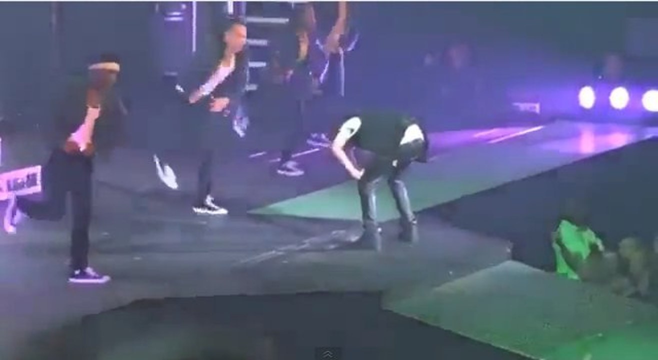 Justin Bieber : regardez-le vomir sur scène !