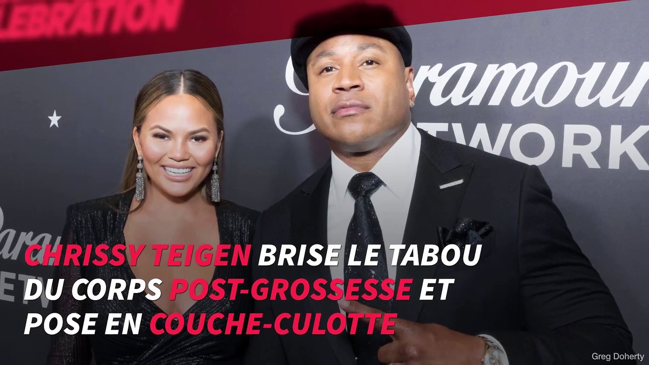 Chrissy Teigen brise le tabou du corps post-grossesse et pose en couche-culotte