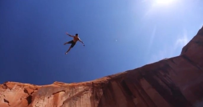 Regardez ces gens s'envoyer en l'air grâce au blob jump !