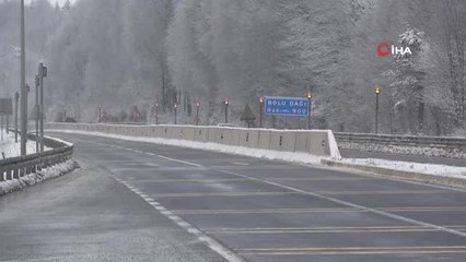 Bolu Dağı'nda kar yağışı devam ediyor