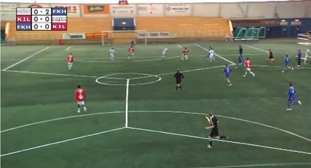 Regardez ce match de football avec trois équipes !