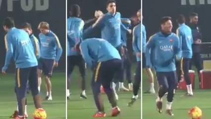 Lionel Messi humilie Luis Suarez à l'entraînement, mais avec le sourire