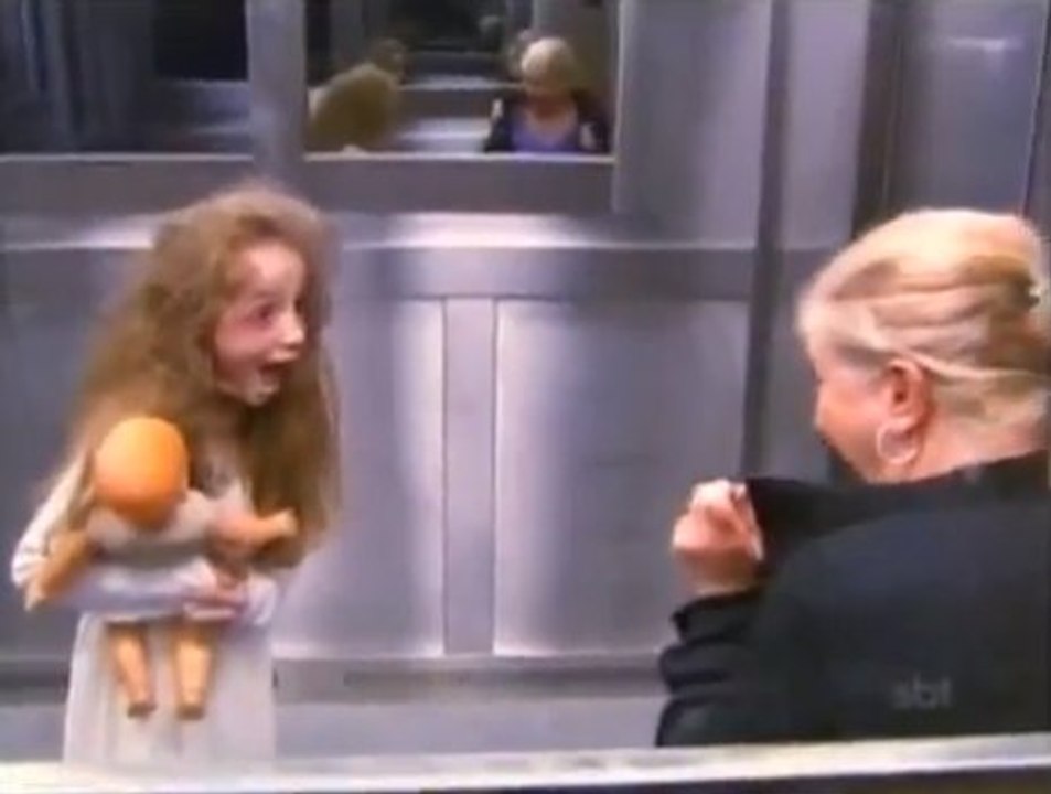 Cette caméra cachée dans un ascenseur est terrifiante !