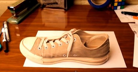 Ces objets sont des illusions d'optique en anamorphose !