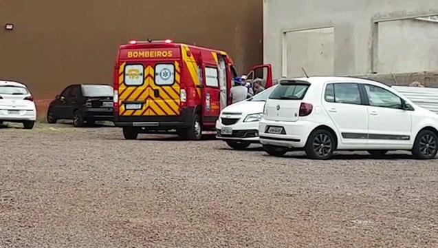 Jovem sofre queda de plano elevado no Centro e precisa ser socorrida pelo Siate