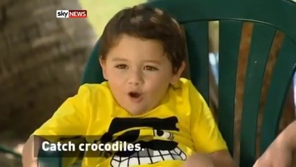 Cet enfant âgé de 3 ans est un éleveur de serpents