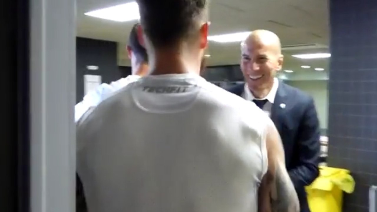 Clasico : la joie de Zinédine Zidane et ses joueurs après FC Barcelone - Real Madrid