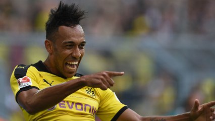 Pierre-Emerick Aubameyang achète une nouvelle voiture totalement en or