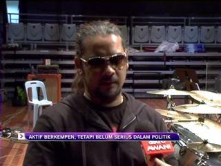 Aktif berkempen, politik belum serius