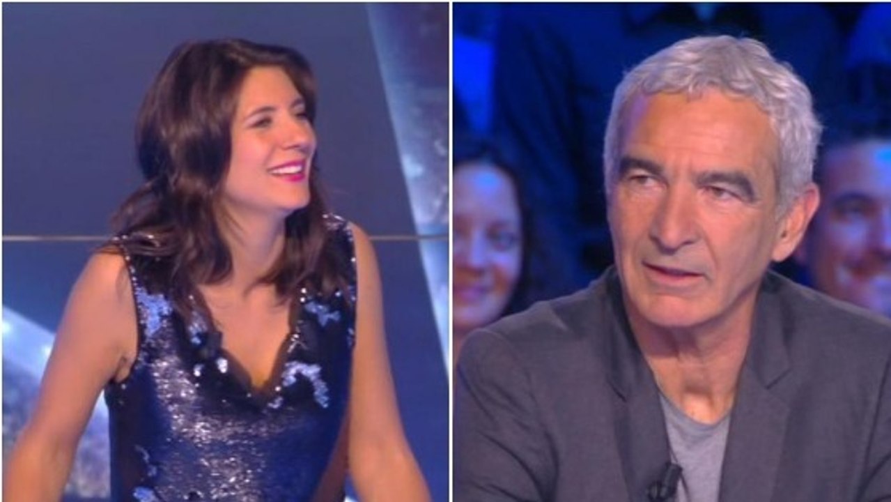 Estelle Denis se moque de Raymond Domenech à propos de sa demande en mariage lors de l'Euro 2008