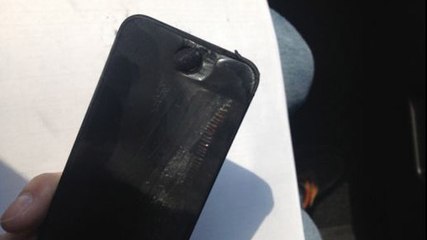 Un iPhone 5 explose comme un pétard dans ses mains