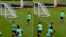 Euro 2016 : Cristiano Ronaldo marque un but dans une position impossible à l'entraînement du Portugal