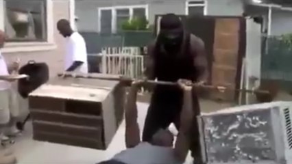 Kimbo Slice motivé comme jamais lors d'un entraînement physique de machine