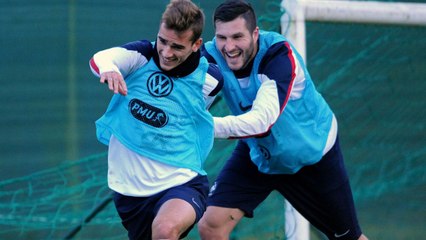 Antoine Griezmann chambre Steve Mandanda à l'entraînement des Bleus