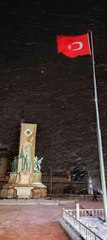Taksim'de tipi şeklinde kar yağışı etkili oldu