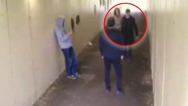 Ces deux provocateurs n'auraient pas dû jeter une cigarette sur la petite amie de ce boxeur amateur