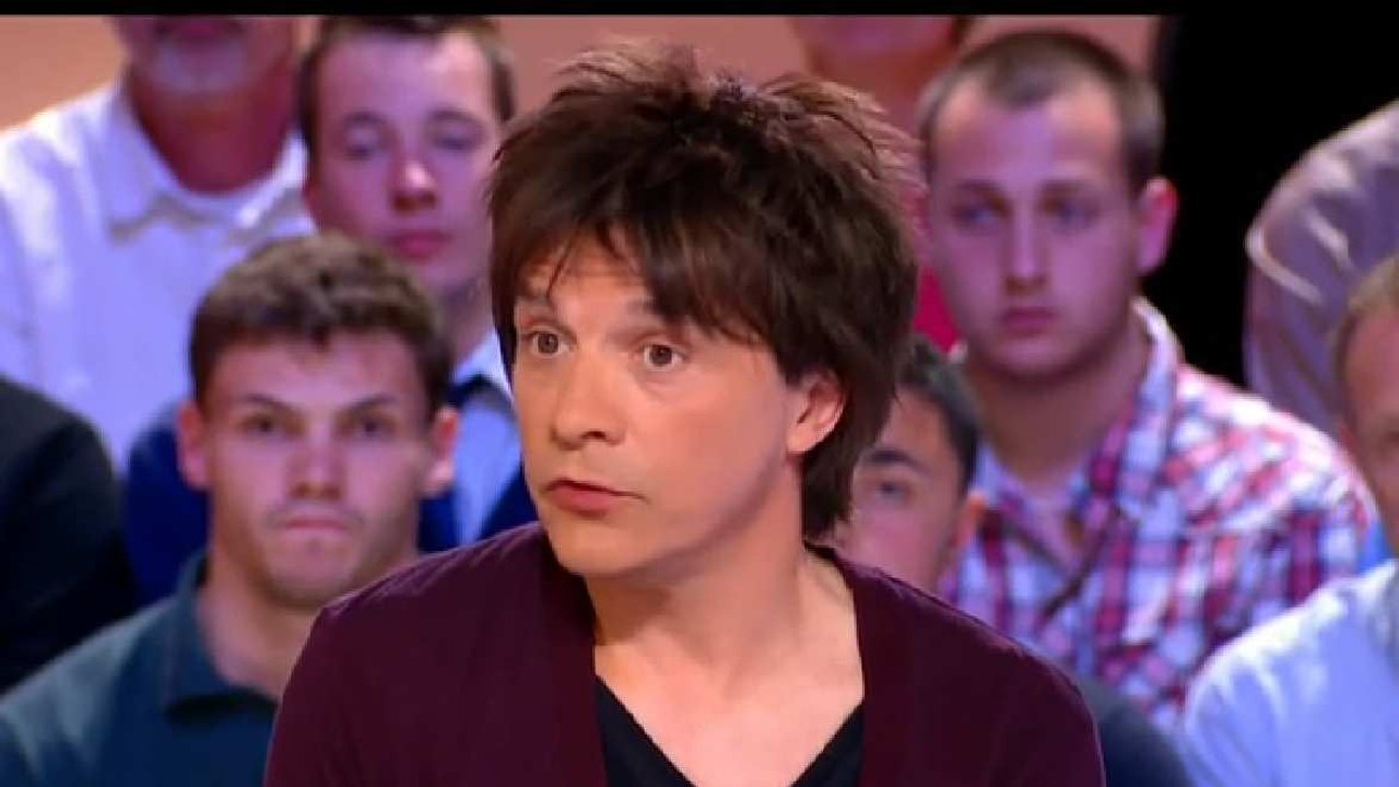 Le Grand Journal : Nicola Sirkis, leader d'Indochine, trouve son clip moins choquant que Les Anges