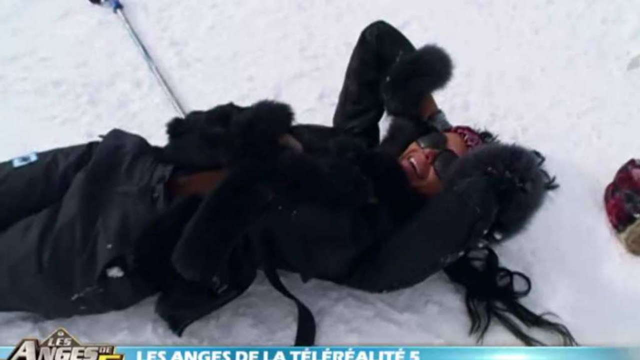 Nabilla : Revivez ses énormes chutes en ski dans les Anges !