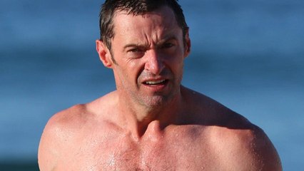 Hugh Jackman, 47 ans, en grande forme à Bondi Beach, impressionne avec son physique