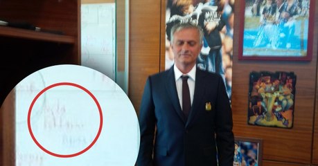 La femme de José Mourinho confirme l'arrivée de Paul Pogba à Manchester en publiant les plans tactiques de son mari