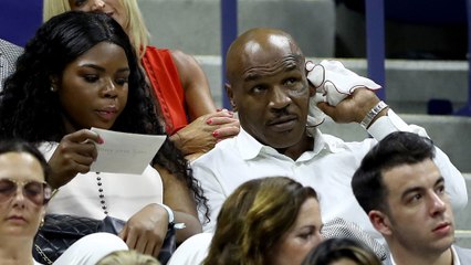 Mike Tyson vole une glace à l'US Open, et le vendeur n'ose rien lui dire