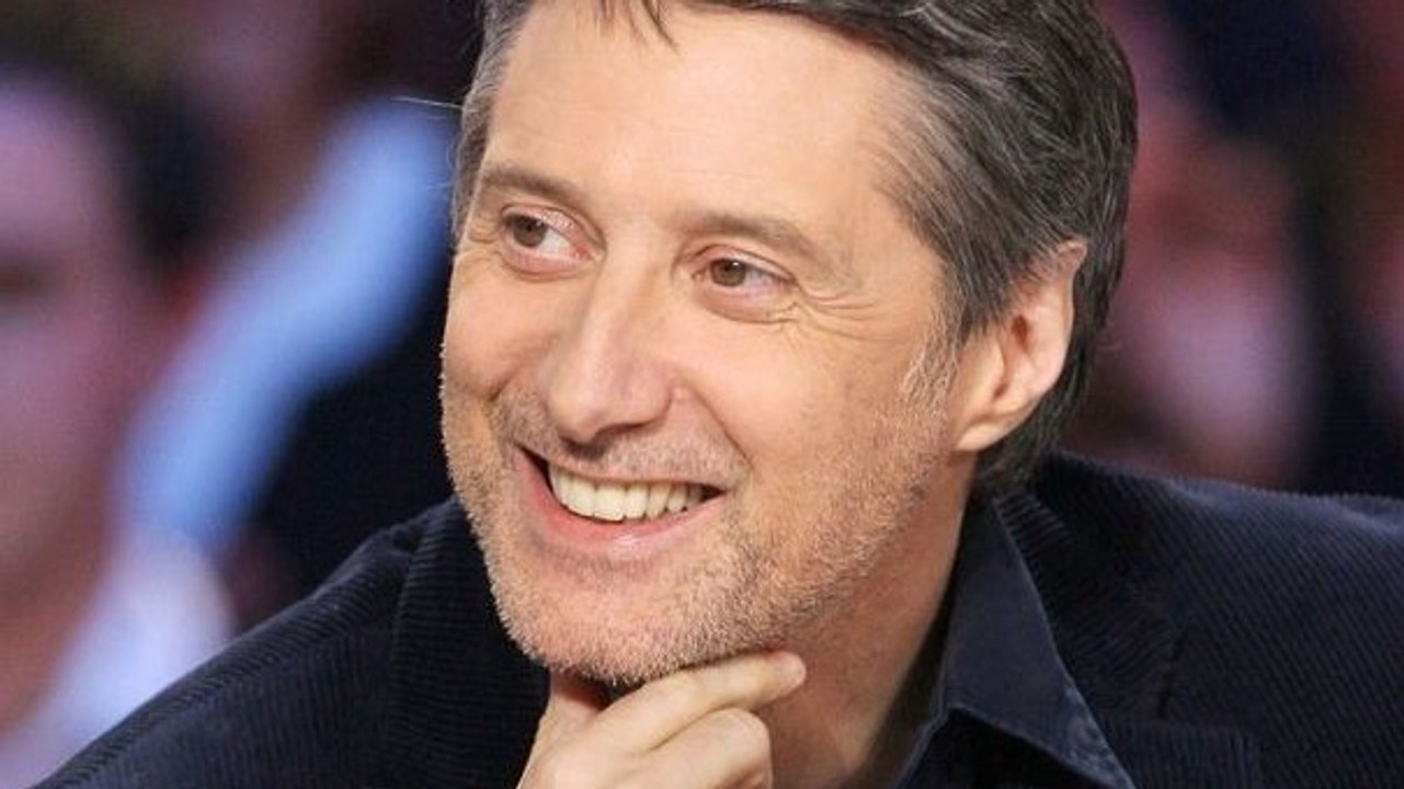 Antoine de Caunes : ''Les critiques de Cyril Hanouna ? J'ai d'autres chats à fouetter''