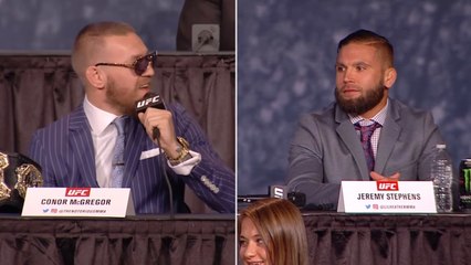 Conor McGregor humilie Jeremy Stephens en conférence de presse de l'UFC 205