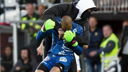 Le gardien de but Aly Keita agressé en plein match par un hooligan en Suède