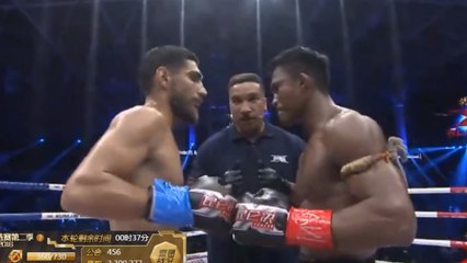 Buakaw Banchamek remporte son combat face au français Dylan Salvador