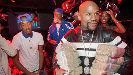 Floyd Mayweather fait pleuvoir des milliers de dollars lors d'un concert