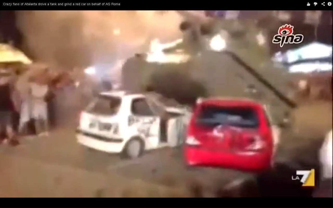 Insolite : Ce footballeur italien écrase des voitures avec un tank pour faire plaisir aux supporteurs