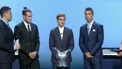 Antoine Griezmann moqué pour ses chaussures lors de la remise du prix du meilleur joueur de la saison