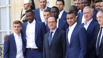 François Hollande charge violemment les Bleus et dénonce les dérives du foot français