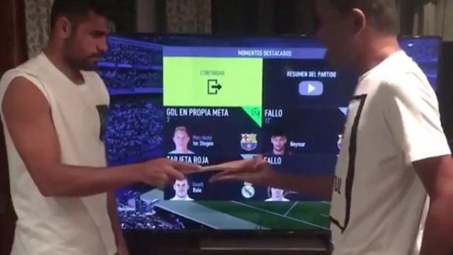 Diego Costa punit ses adversaires sur Fifa d'une drôle de manière !