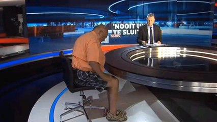 Belgique : l'ancien Premier ministre Jean-Luc Dehaene donne une interview... en short et sandales !
