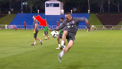 Franck Ribéry invente un jongle spectaculaire à l'entraînement