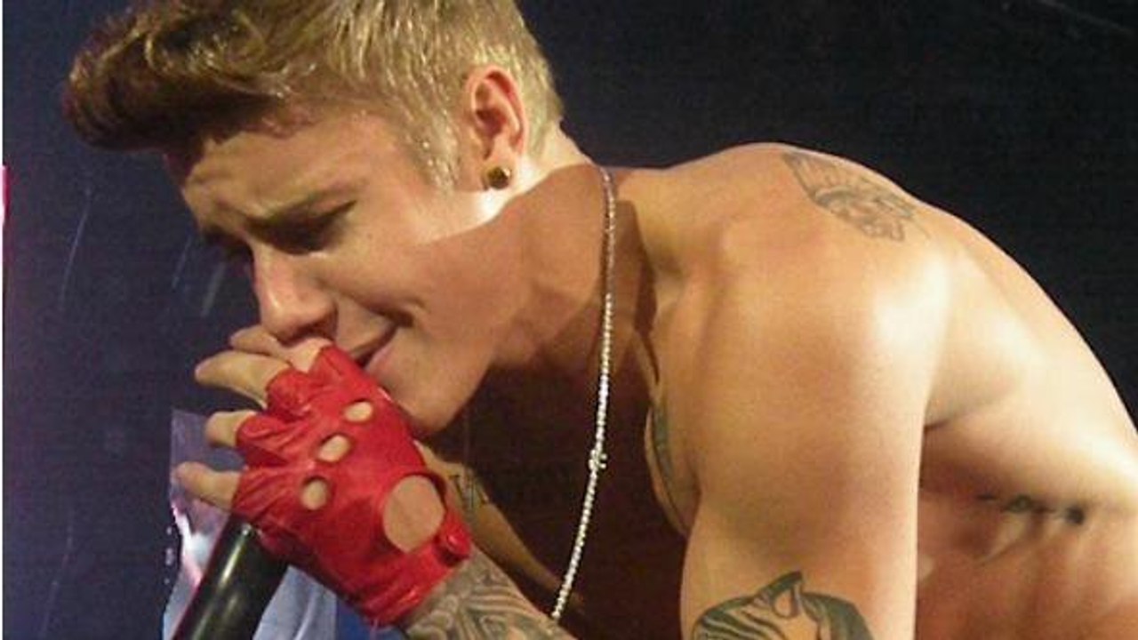 Justin Bieber se lance dans une imitation d'Eminem... un peu ratée