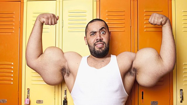 La dernière mode des bodybuilders les plus fous : s'injecter de l'huile de coco dans les muscles...