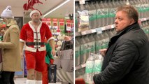 Thor Bjornsson, alias La Montagne, se déguise en Père Noël pour effrayer les clients d'un magasin