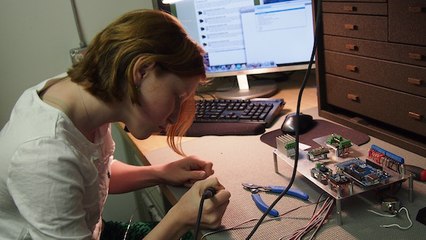 A 11 et 13 ans, Camille et Genevieve Beatty ont construit un robot destiné à aller sur Mars