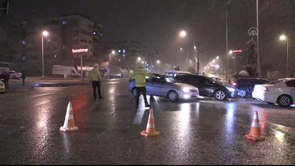 Denizli'yi Antalya ve Afyonkarahisar'a bağlayan kara yollarında ulaşım kontrollü sağlanıyor