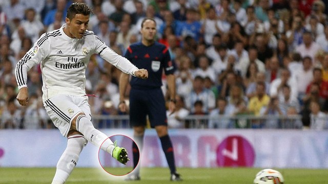 Cristiano Ronaldo ne porte jamais de crampons noirs pour une raison scientifique