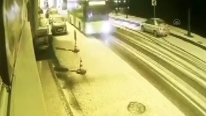 Sarıyer'de iki İETT otobüsü çarpıştı