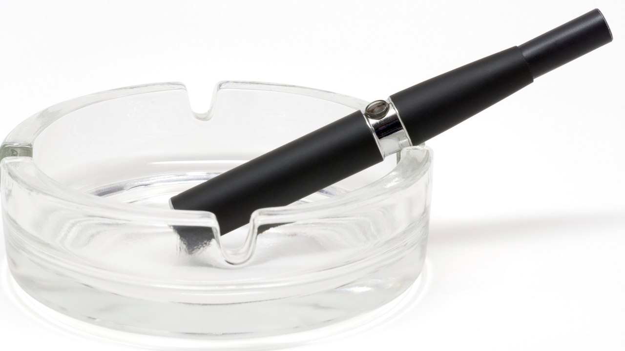 Cigarette électronique : 60 millions de consommateurs met en garde contre les dangers de la e-cigarette