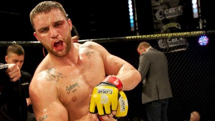 Le combattant de MMA John Phillips est surnommé "The White Mike Tyson", découvrez pourquoi !