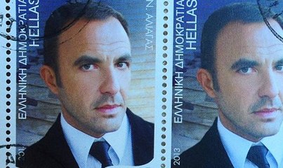 Grèce : Nikos Aliagas a un timbre à son effigie !